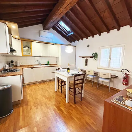 Appartement Attico Esclusivo Piazza Delle Erbe - Santa Anastasia