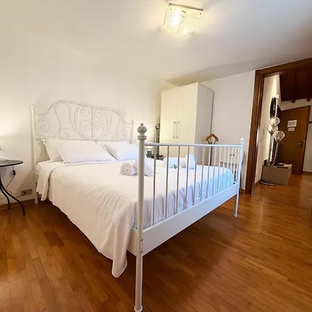 Attico Esclusivo Piazza Delle Erbe - Santa Anastasia Appartement