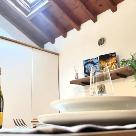 Appartement Attico Esclusivo Piazza Delle Erbe - Santa Anastasia *
